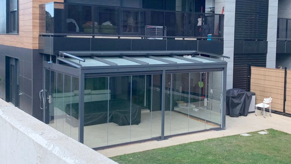 Cortina cristal corredera casa Bilbao Bizkaia