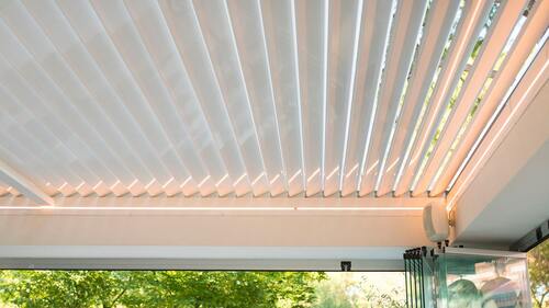 Pérgola bioclimática luz Bilbao Bizkaia