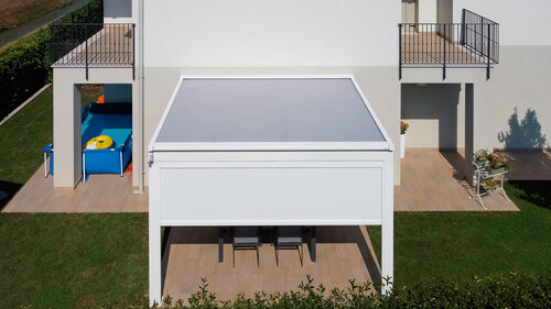 Pérgola techo plano retráctil jardín Bilbao